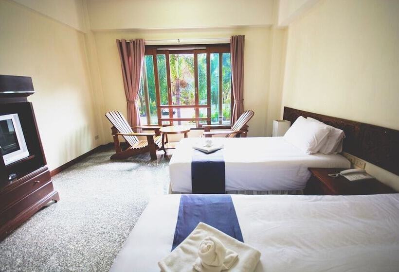 هتل Tak Andaman Resort &