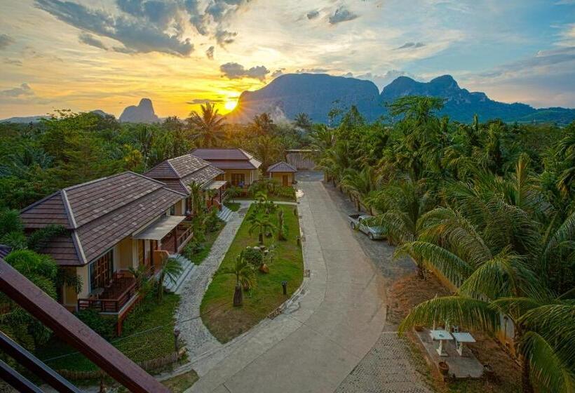 Palms Hill Resort