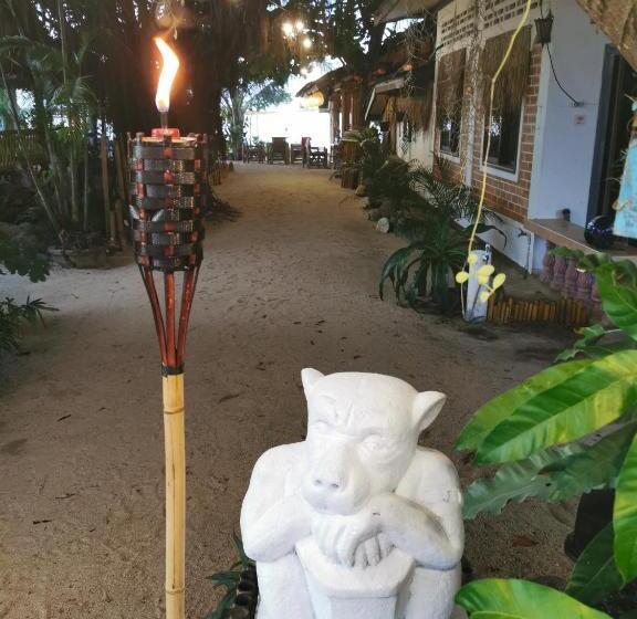 استراحتگاه Coco Sunset Beach