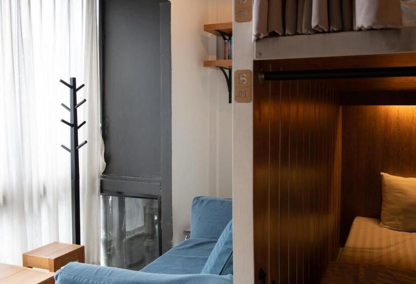 Bed Addict Hostel