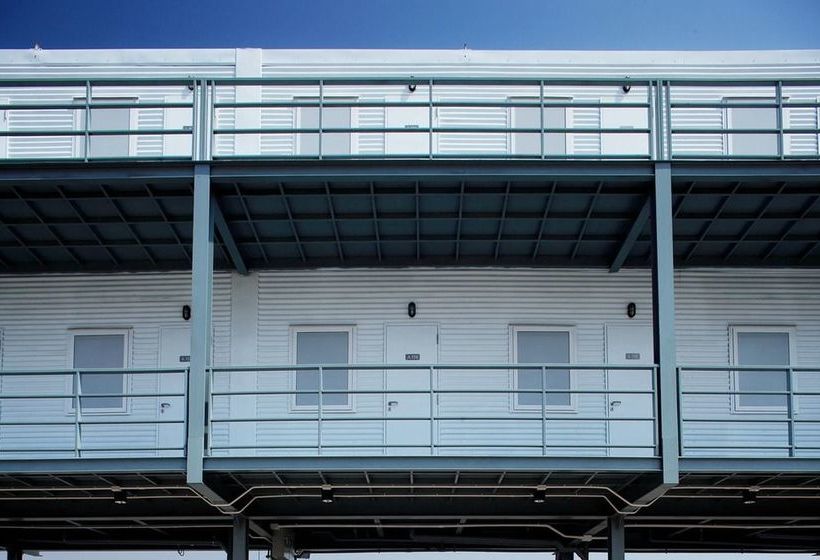 בית מלון כפרי Bric Box  Buriram