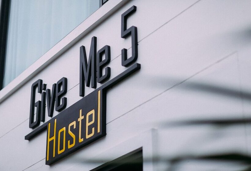 Give Me 5 Hostel