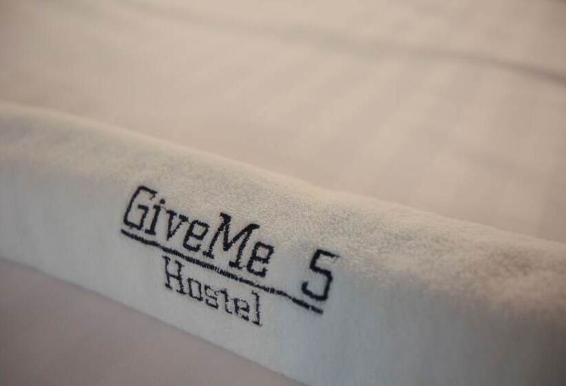 Give Me 5 Hostel
