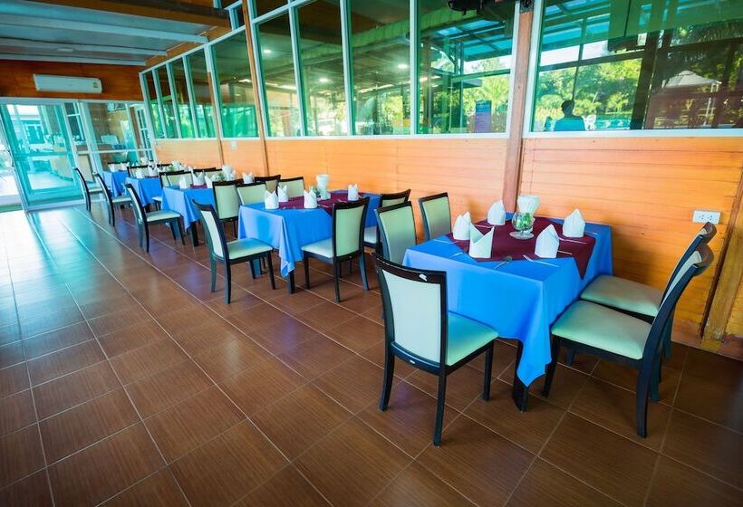 בית מלון כפרי Baan Suan Khun Ta And Golf Resort