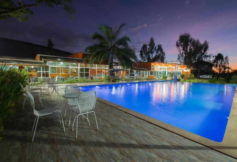فندق Baan Suan Khun Ta And Golf Resort