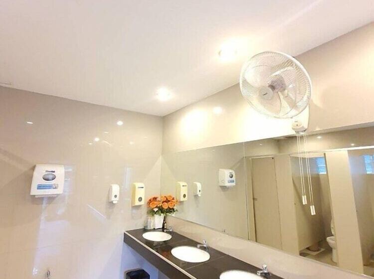 בית מלון כפרי Nongkhai Tavilla Resort And Convention Center