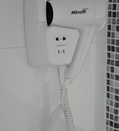 تختخواب و صبحانه Garni Hotel Plava Laguna