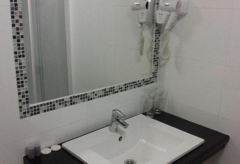 تختخواب و صبحانه Garni Hotel Plava Laguna