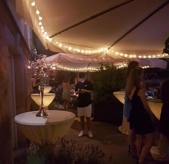 تختخواب و صبحانه Luxury Rooms Minjon