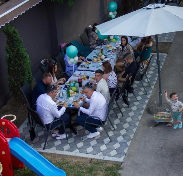 تختخواب و صبحانه Plaza La   Night And Spa