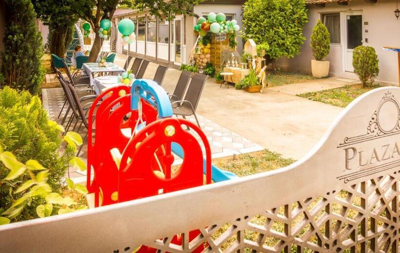 تختخواب و صبحانه Plaza La   Night And Spa