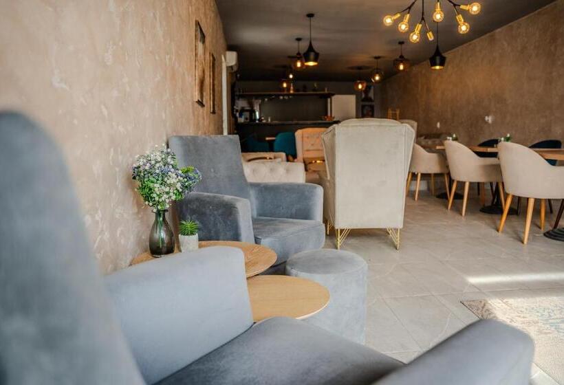 تختخواب و صبحانه Plaza La   Night And Spa