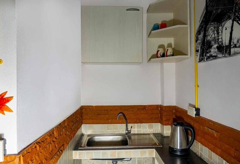تختخواب و صبحانه Sabina Guesthouse Kamala