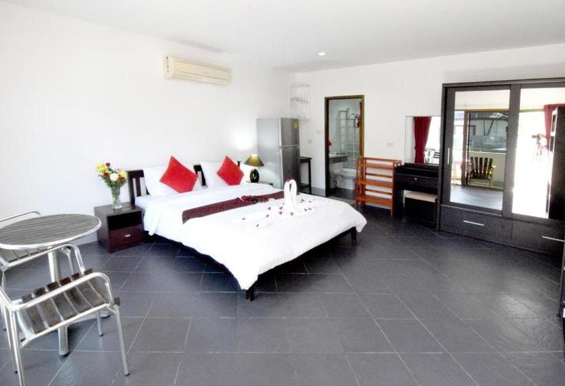 هتل Deng S Kamala Beach Guesthouse