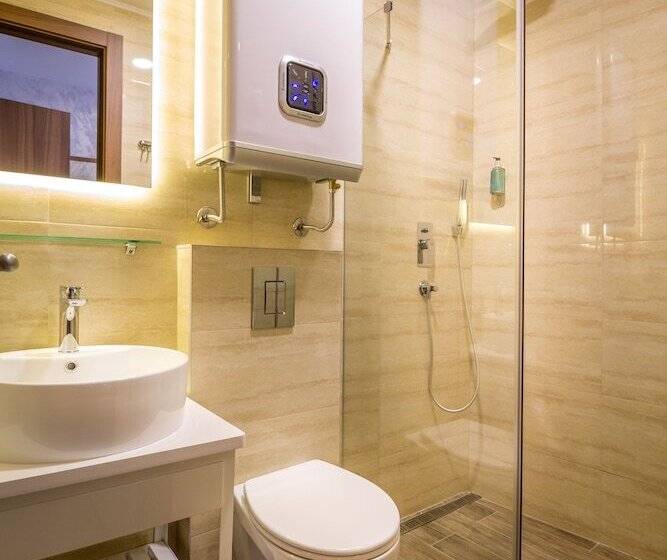 هتل Privilege Suites By Central Park