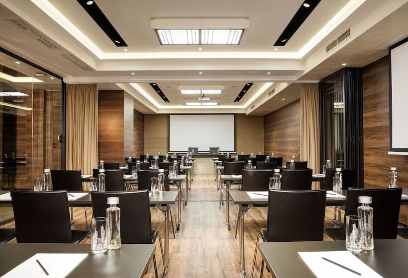 Saint Ten Boutique Hotel, Small Luxury Hotels