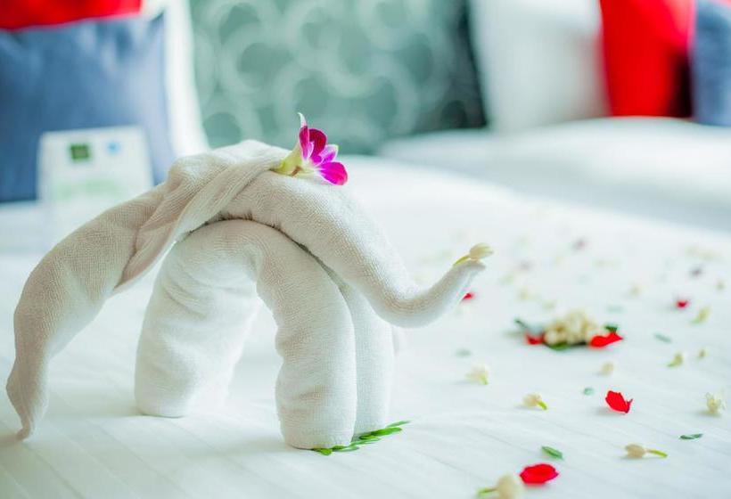 هتل The Jasmine Nai Harn Beach Resort And Spa
