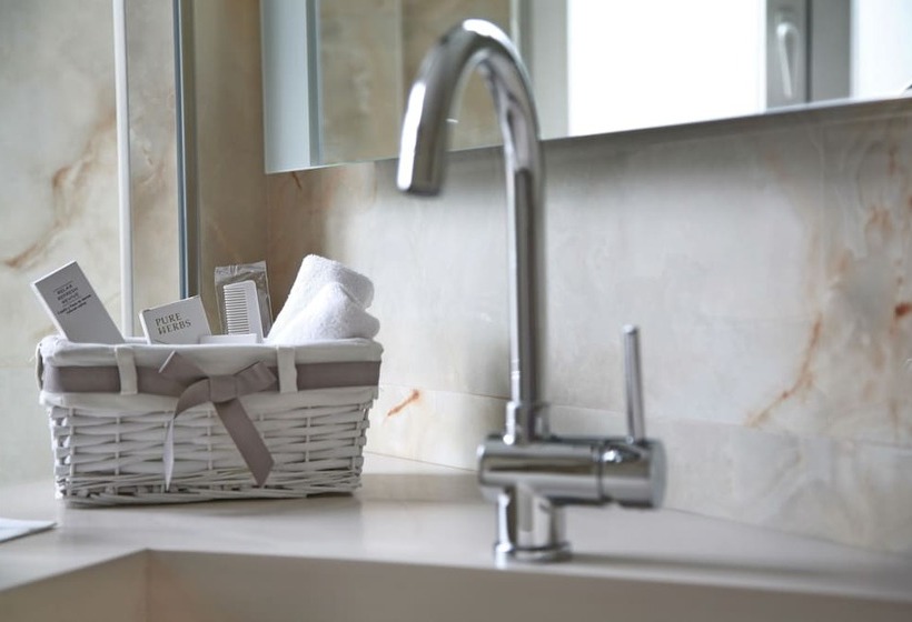 Maccani Luxury Suites