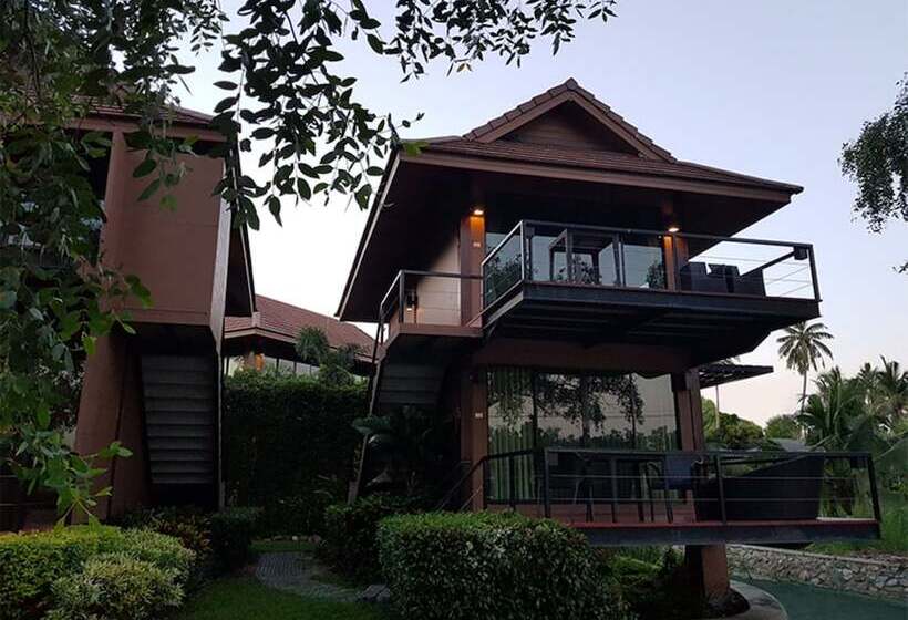 استراحتگاه The Grace Amphawa