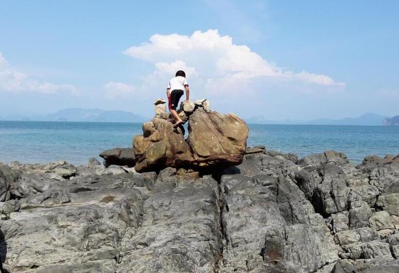 Suntisook Resort