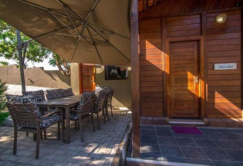 בית מלון כפרי Ossanzaia Bilene Lodge