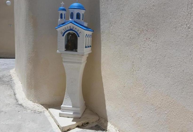 تختخواب و صبحانه Emmantina