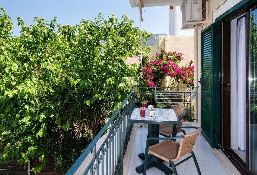 هتل Aggelos Apartments & Deluxe Studios