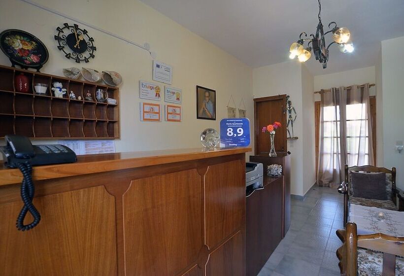 هتل Feeloxenia Corfu Apartments