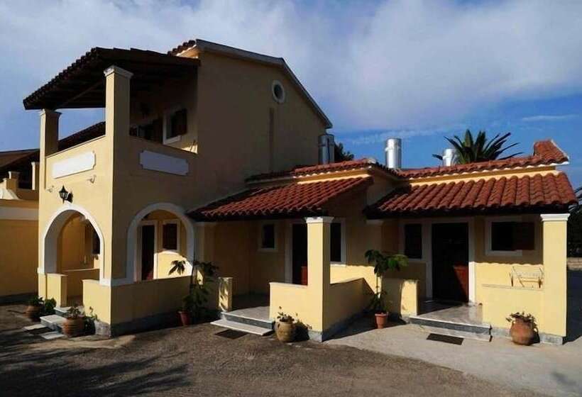 هتل Feeloxenia Corfu Apartments