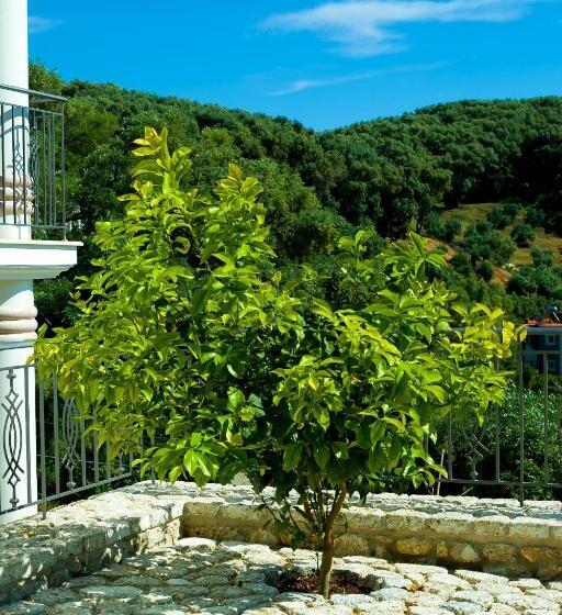 هتل Natura Luxury Suites Parga