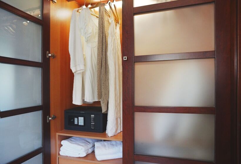 هتل Nereids Apartments