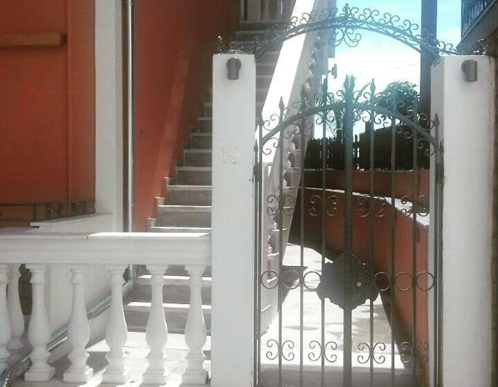 هتل Sunrise House