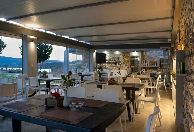 هتل Thealos Village