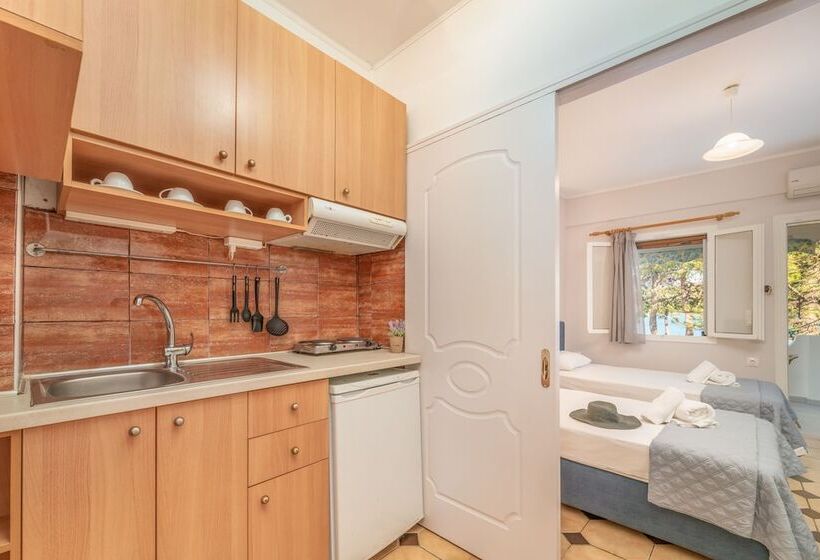 هتل Villa Flisvos