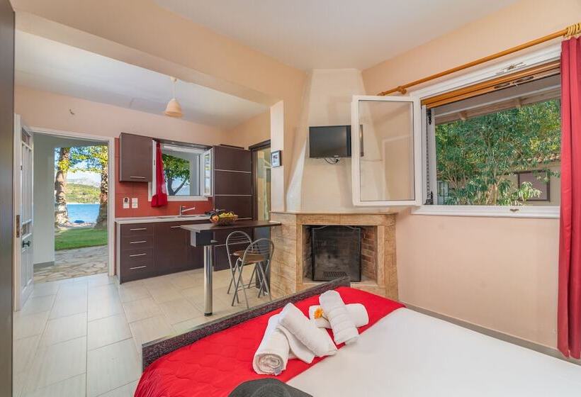 هتل Villa Flisvos