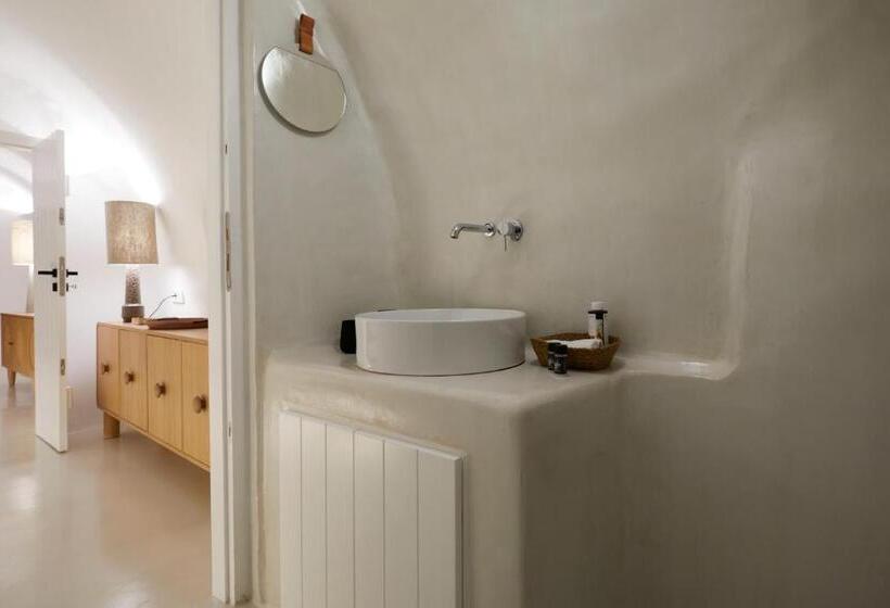 Olea Cave House