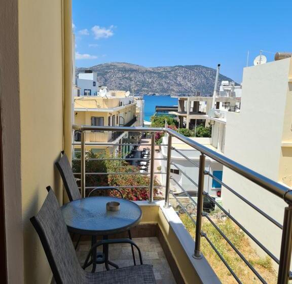 پانسیون Avra Rooms