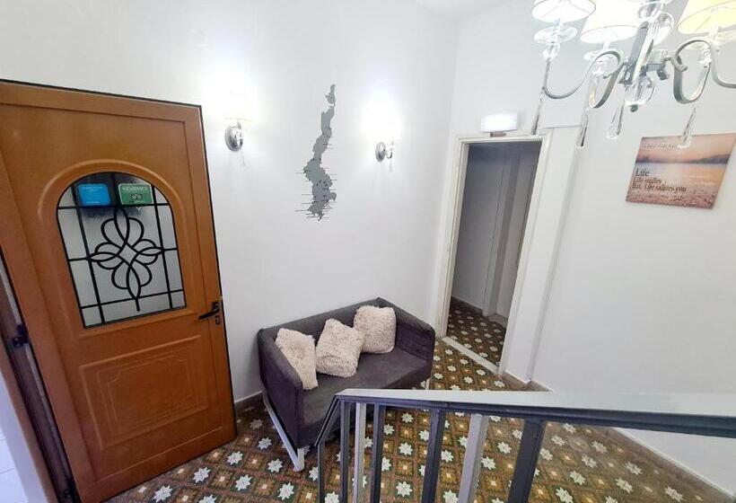 پانسیون Avra Rooms