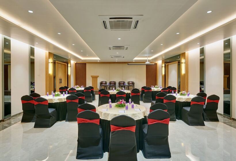 ホテル Regenta Place Raysons Kolhapur