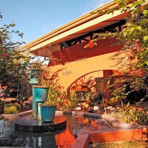 هتل Getaways At Pueblo Real