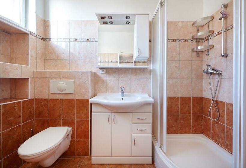 هتل Hostel Foster