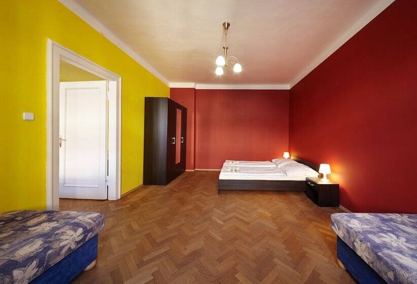 هتل Hostel Foster