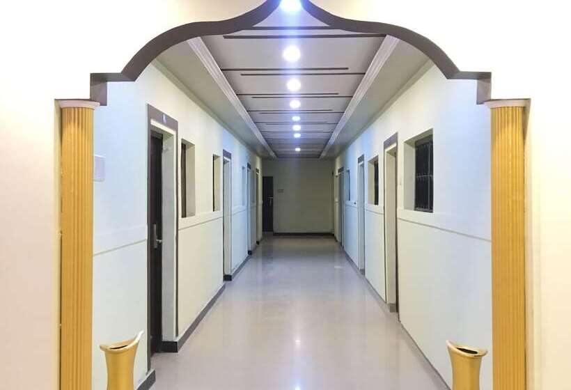 ホテル Mangalam Palace   Lucknow Airport