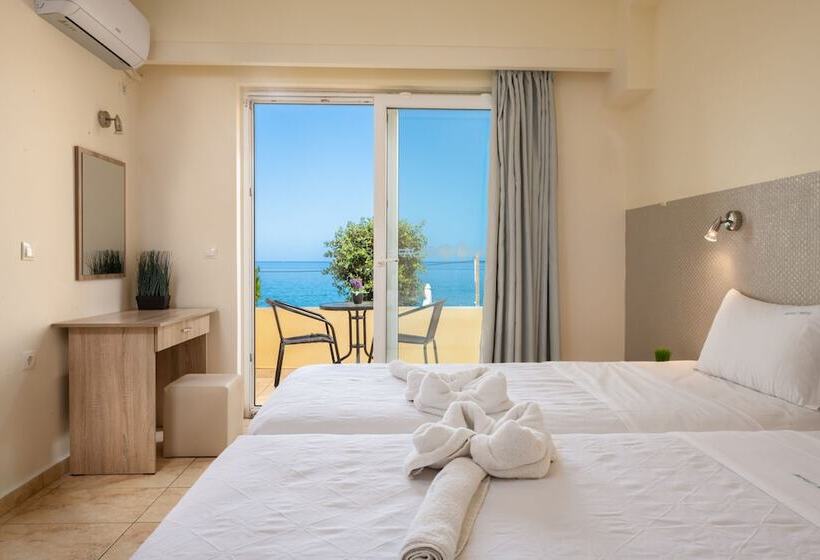 هتل Nefeli Beach