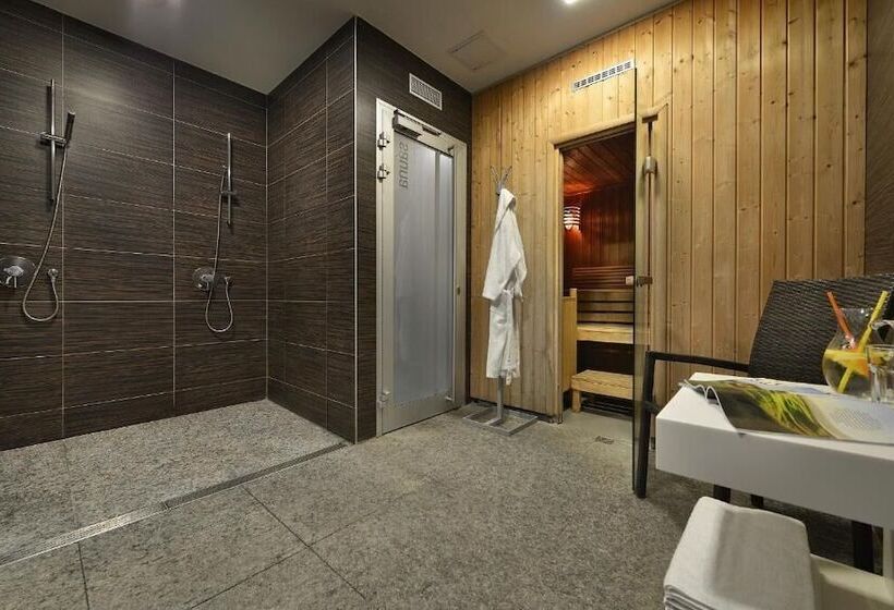 Omnia Hotel Relax & Wellness