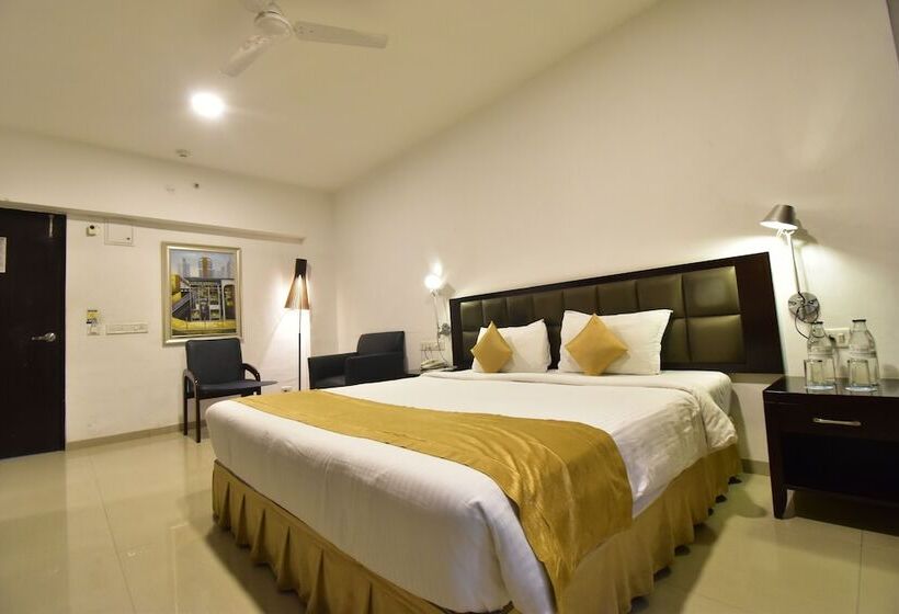 فندق The Fern Residency, Vadgaon Talegaon, Pune