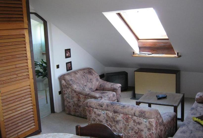 هتل Privat Apartma Ulrych