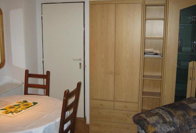 هتل Privat Apartma Ulrych