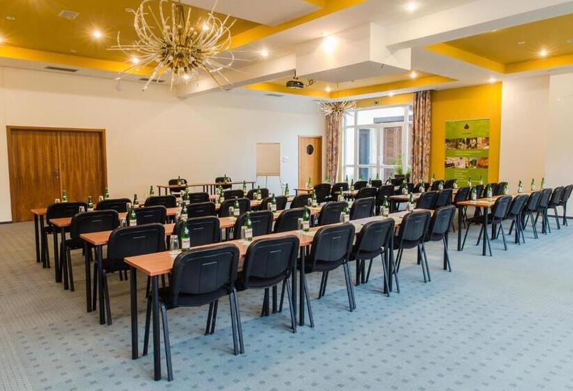فندق Resort Lesní Lázně