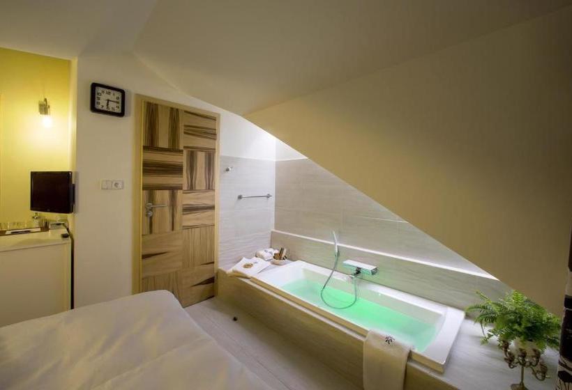 هتل Rezidence Mandragora